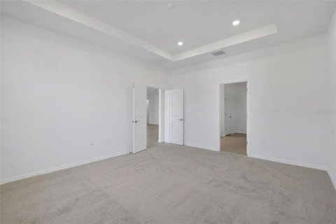 House in ANGELINE in Land O' Lakes, Florida 3 bedrooms, 252.97 sq.m. № 2152377 - photo 12