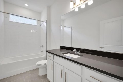 House in ANGELINE in Land O' Lakes, Florida 3 bedrooms, 252.97 sq.m. № 2152377 - photo 14