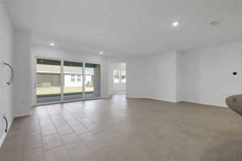 House in ANGELINE in Land O' Lakes, Florida 3 bedrooms, 252.97 sq.m. № 2152377 - photo 30