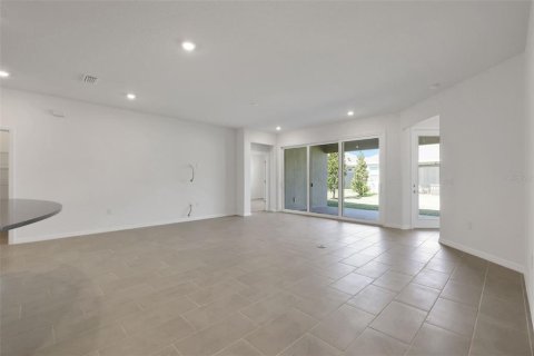 House in ANGELINE in Land O' Lakes, Florida 3 bedrooms, 252.97 sq.m. № 2152377 - photo 28