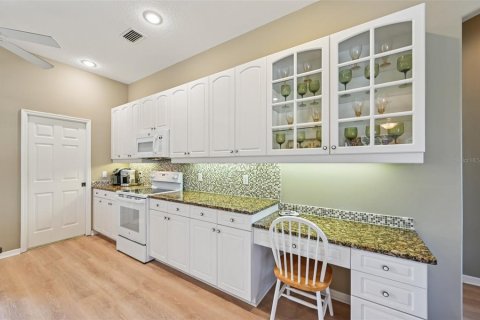 House in Venice, Florida 3 bedrooms, 208.47 sq.m. № 2200337 - photo 15