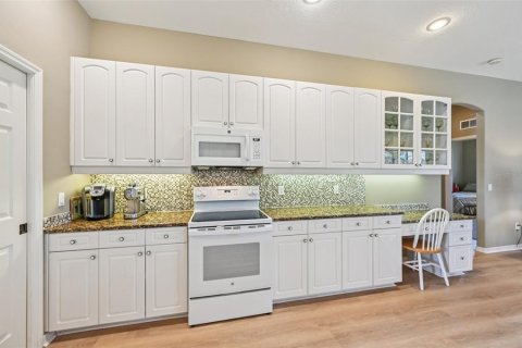 House in Venice, Florida 3 bedrooms, 208.47 sq.m. № 2200337 - photo 17
