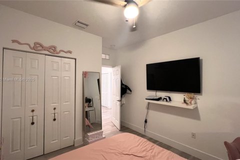 Townhouse in Hialeah, Florida 3 bedrooms, 147.06 sq.m. № 1977724 - photo 29