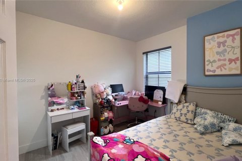 Townhouse in Hialeah, Florida 3 bedrooms, 147.06 sq.m. № 1977724 - photo 25