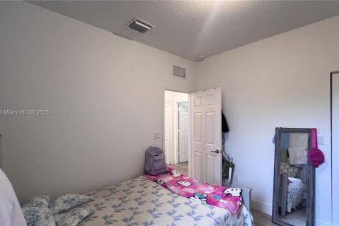 Townhouse in Hialeah, Florida 3 bedrooms, 147.06 sq.m. № 1977724 - photo 27