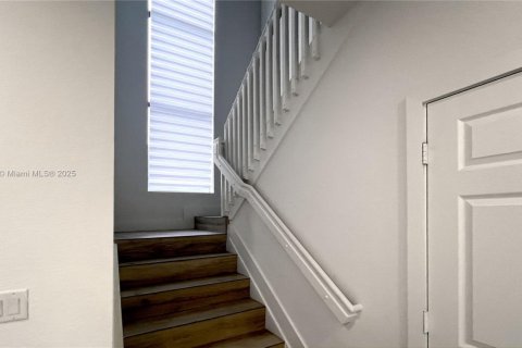 Townhouse in Hialeah, Florida 3 bedrooms, 147.06 sq.m. № 1977724 - photo 24