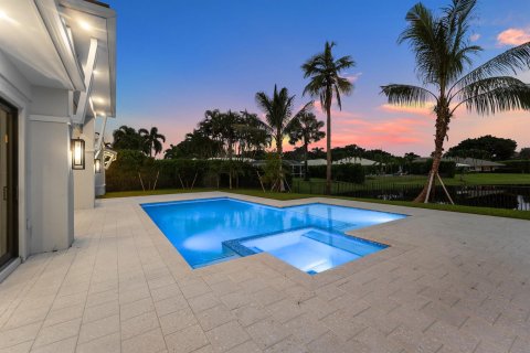 House in Boynton Beach, Florida 4 bedrooms, 362.97 sq.m. № 2378657 - photo 5