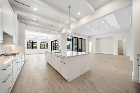 House in Boynton Beach, Florida 4 bedrooms, 362.97 sq.m. № 2378657 - photo 18