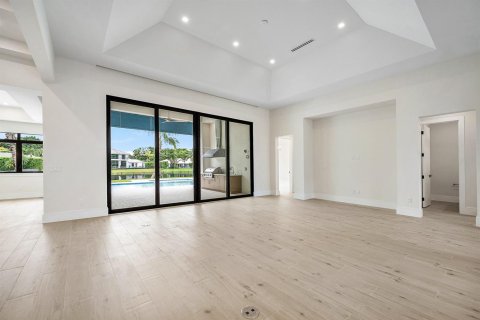 House in Boynton Beach, Florida 4 bedrooms, 362.97 sq.m. № 2378657 - photo 10