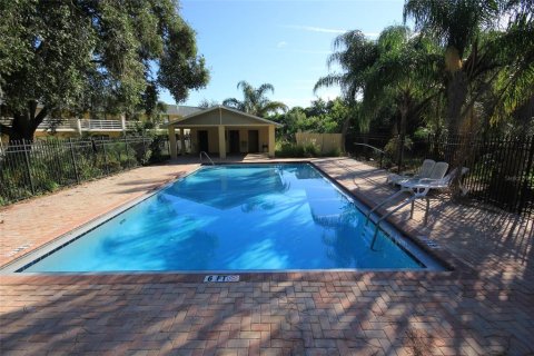 Townhouse in Land O' Lakes, Florida 2 bedrooms, 95.88 sq.m. № 1903357 - photo 13