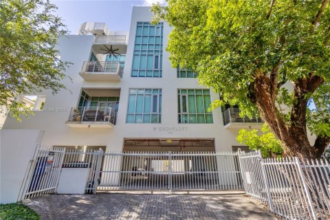 Condo in Miami, Florida, 1 bedroom  № 1711488 - photo 13