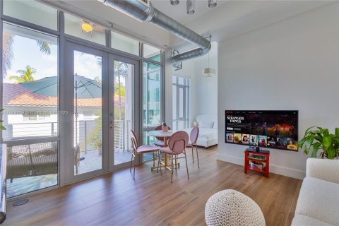 Condo in Miami, Florida, 1 bedroom  № 1711488 - photo 7
