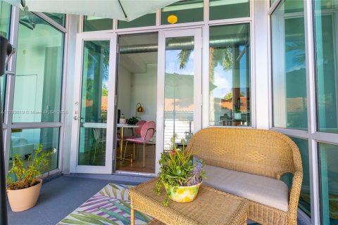 Condo in Miami, Florida, 1 bedroom  № 1711488 - photo 11