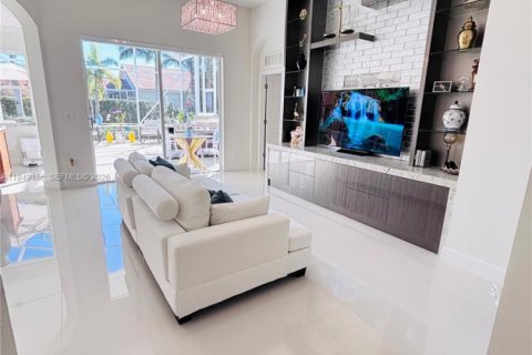 Villa ou maison à vendre à Port St. Lucie, Floride: 3 chambres, 140.56 m2 № 2005658 - photo 3