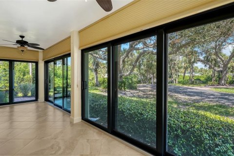 Copropriété à vendre à Sarasota, Floride: 2 chambres, 118.08 m2 № 2128835 - photo 18