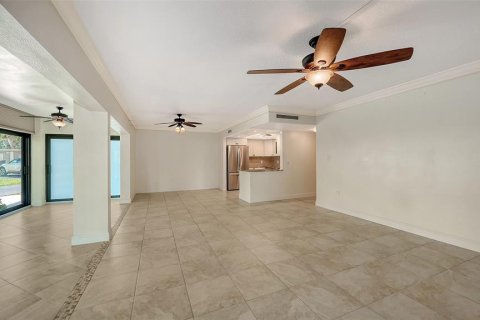 Copropriété à vendre à Sarasota, Floride: 2 chambres, 118.08 m2 № 2128835 - photo 30
