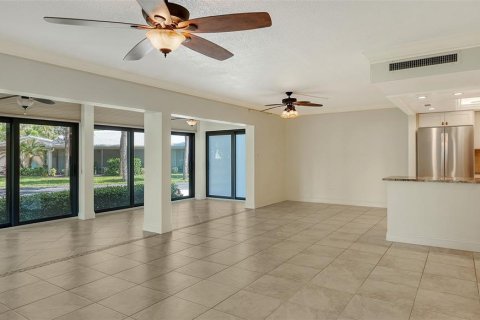 Copropriété à vendre à Sarasota, Floride: 2 chambres, 118.08 m2 № 2128835 - photo 14
