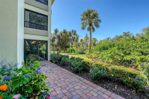 Copropriété à vendre à Sarasota, Floride: 2 chambres, 118.08 m2 № 2128835 - photo 22