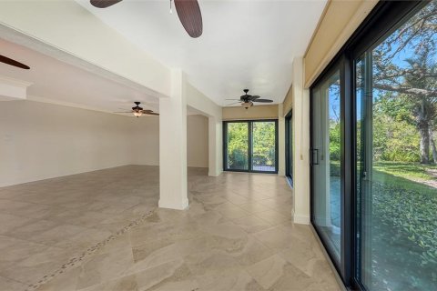 Copropriété à vendre à Sarasota, Floride: 2 chambres, 118.08 m2 № 2128835 - photo 15
