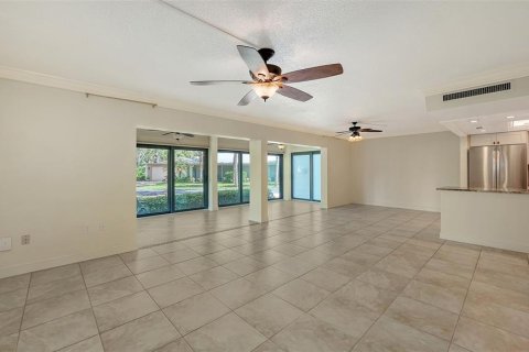 Copropriété à vendre à Sarasota, Floride: 2 chambres, 118.08 m2 № 2128835 - photo 12
