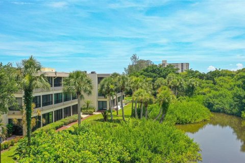 Copropriété à vendre à Sarasota, Floride: 2 chambres, 118.08 m2 № 2128835 - photo 24