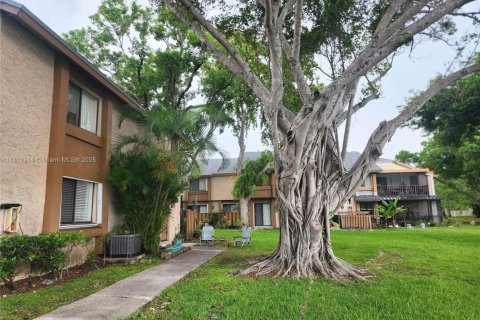 Condo in Plantation, Florida, 2 bedrooms  № 1756813 - photo 3