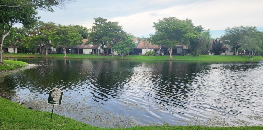Condo in Plantation, Florida, 2 bedrooms  № 1756813