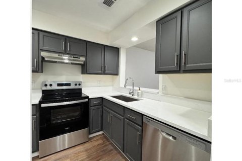 Condo in Orlando, Florida, 2 bedrooms  № 1808765 - photo 5