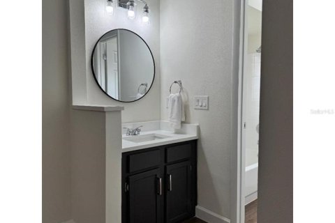 Condo in Orlando, Florida, 2 bedrooms  № 1808765 - photo 11