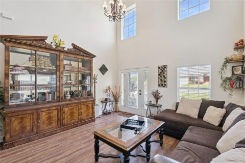 House in Clermont, Florida 4 bedrooms, 217.76 sq.m. № 2099249 - photo 5