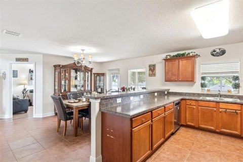 House in Clermont, Florida 4 bedrooms, 217.76 sq.m. № 2099249 - photo 18