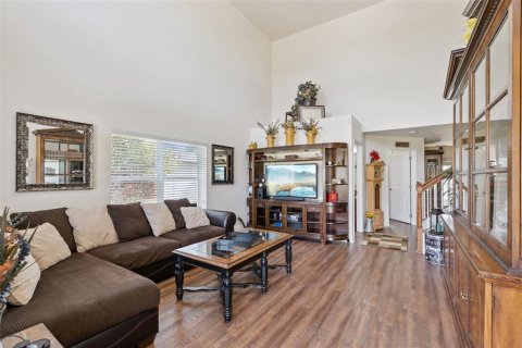 House in Clermont, Florida 4 bedrooms, 217.76 sq.m. № 2099249 - photo 7