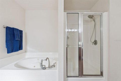 House in Clermont, Florida 4 bedrooms, 217.76 sq.m. № 2099249 - photo 27
