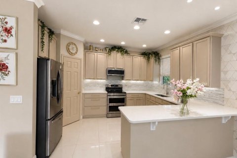 House in Windermere, Florida 3 bedrooms, 172.15 sq.m. № 2304330 - photo 8
