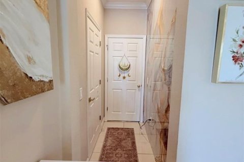 House in Windermere, Florida 3 bedrooms, 172.15 sq.m. № 2304330 - photo 12