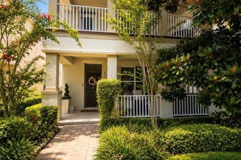 House in Windermere, Florida 3 bedrooms, 172.15 sq.m. № 2304330