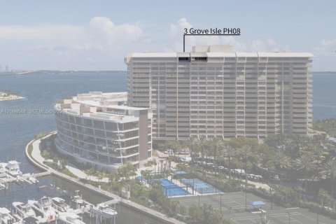 Condo in Miami, Florida, 2 bedrooms  № 2392089 - photo 11