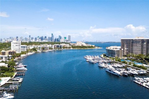Condo in Miami, Florida, 2 bedrooms  № 2392089