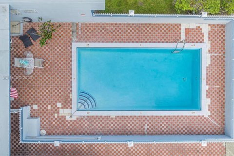 Apartamento en alquiler en North Miami, Florida, 3 dormitorios, 93.74 m2 № 2041496 - foto 12