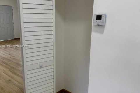 Casa en alquiler en Florida City, Florida, 6 dormitorios № 2055019 - foto 23