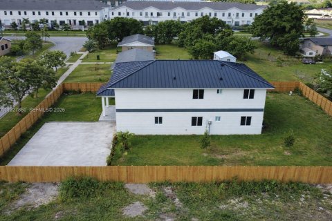 Casa en alquiler en Florida City, Florida, 6 dormitorios № 2055019 - foto 8