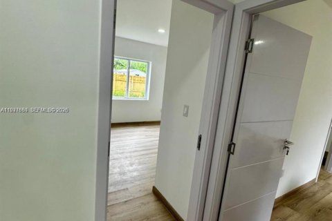 Casa en alquiler en Florida City, Florida, 6 dormitorios № 2055019 - foto 24