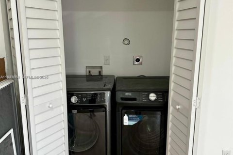 Casa en alquiler en Florida City, Florida, 6 dormitorios № 2055019 - foto 11