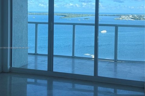 Condo in Miami, Florida, 2 bedrooms  № 1953505 - photo 1