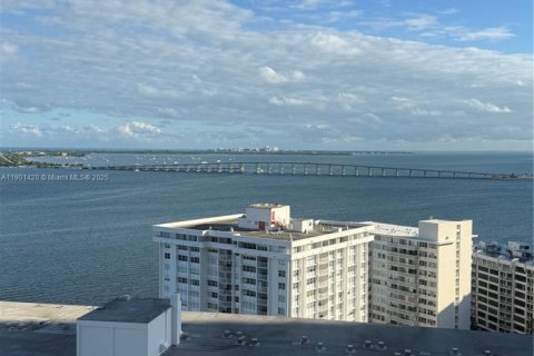 Condo in Miami, Florida, 2 bedrooms  № 1953505 - photo 7