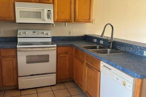Adosado en venta en Davenport, Florida, 3 dormitorios, 117.24 m2 № 2211138 - foto 3