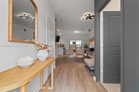 Townhouse in Miami, Florida 3 bedrooms, 128.02 sq.m. № 1923598 - photo 4
