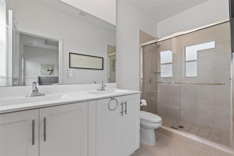 Touwnhouse à louer à Miami, Floride: 3 chambres, 128.02 m2 № 1923598 - photo 24