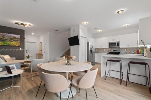 Touwnhouse à louer à Miami, Floride: 3 chambres, 128.02 m2 № 1923598 - photo 12