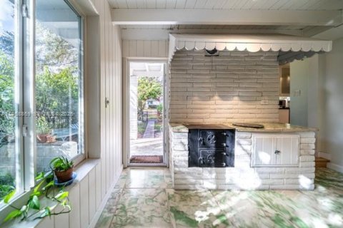 House in Miami Shores, Florida 4 bedrooms, 225.47 sq.m. № 2030714 - photo 22